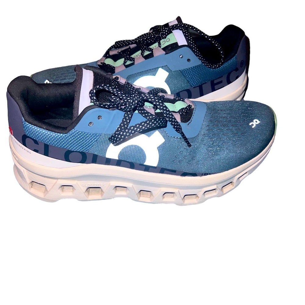 Women’s On Cloud Monster Dust / Vapor